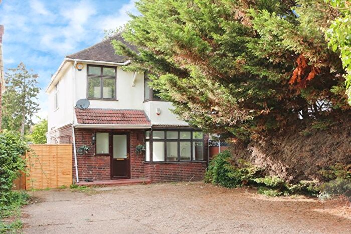 3 Bedroom Detached House To Rent In Ditton Road, Langley, Slough, SL3