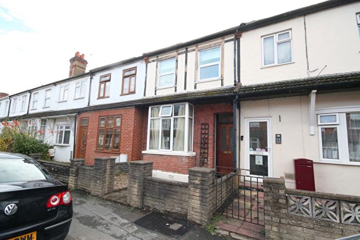 2 Bedroom Terraced House To Rent In Courtenay Road, Woking, GU21