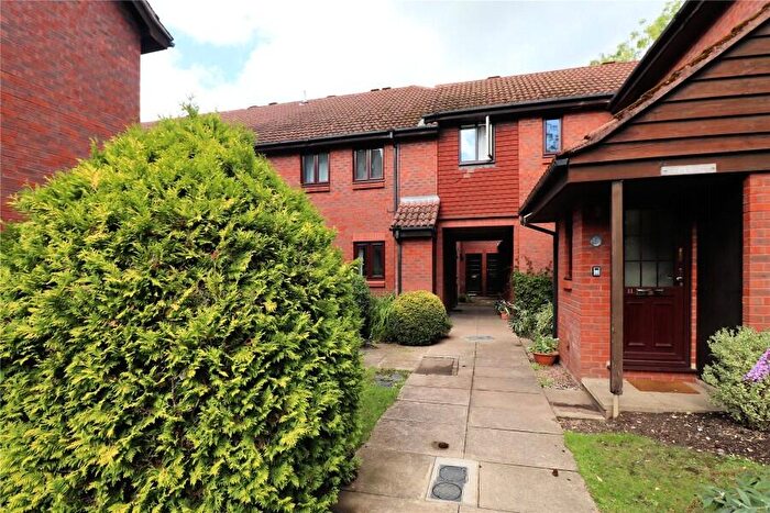 1 Bedroom Maisonette To Rent In St Johns, Woking, Surrey, GU21