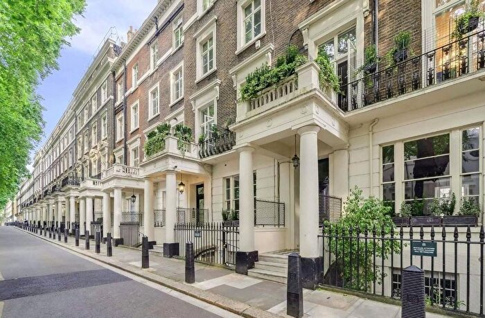 2 Bedroom Flat To Rent In Sussex Gardens, Paddington, London, W2