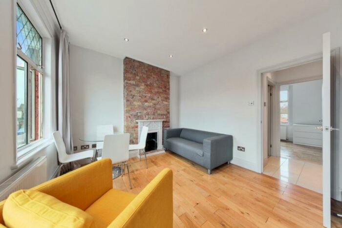 3 Bedroom Flat To Rent In Boundary Road, London, N22
