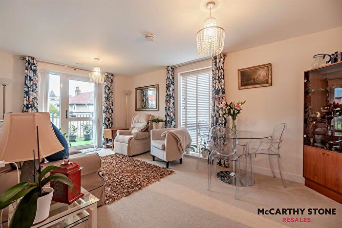 2 Bedroom Flat For Sale In Monument Place, Endless Street, Salisbury, SP1