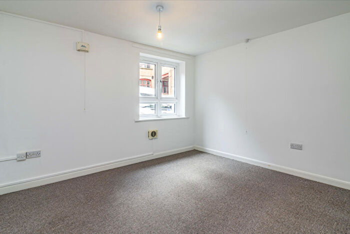 2 Bedroom Apartment To Rent In Trivett Square, Nottingham, Nottinghamshire, NG1