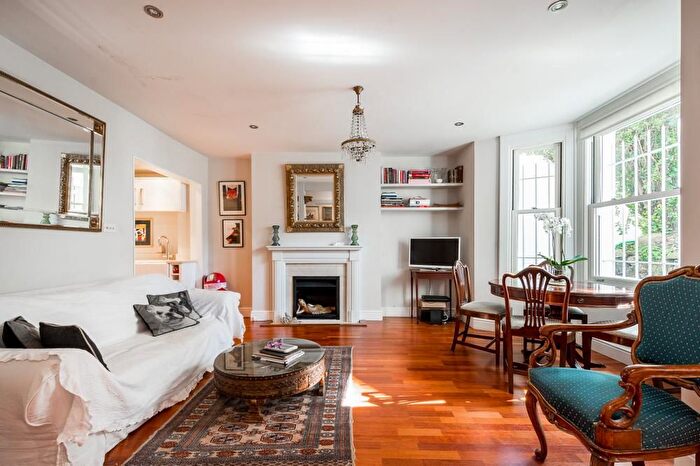 2 Bedroom Flat To Rent In Campden Grove, London, W8