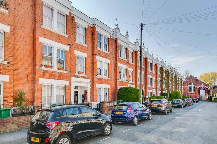 2 Bedroom Apartment To Rent In Hargrave Road, London, N19