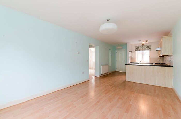2 Bedroom Flat For Sale In Taffy's How, Mitcham, CR4