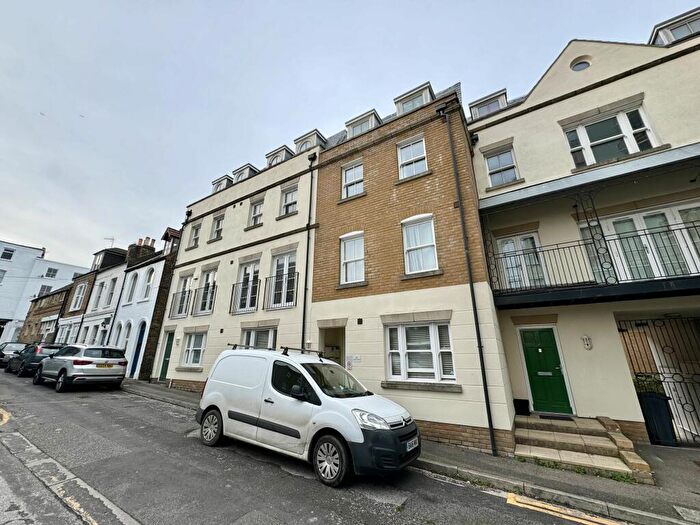 1 Bedroom Flat To Rent In Albert Mews, Albert Street, Ramsgate, CT11