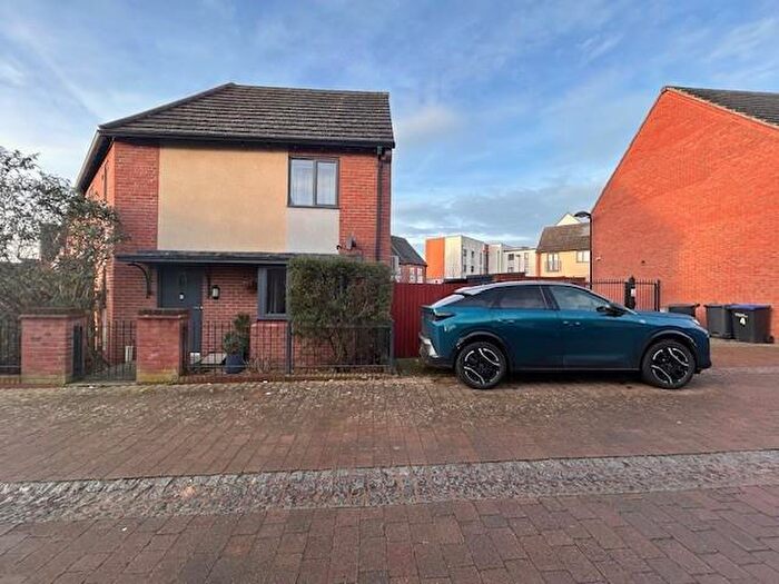 3 Bedroom End Of Terrace House For Sale In Samwell Lane, Upton, Northampton, NN5