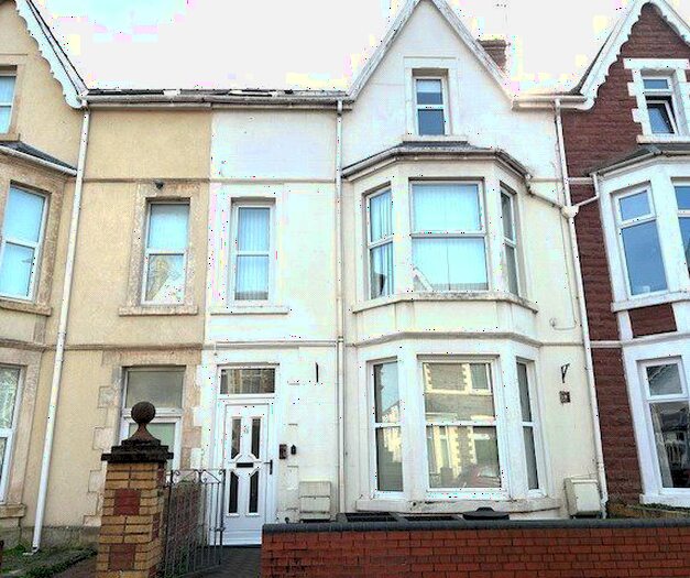 2 Bedroom Maisonette To Rent In Victoria Avenue, Porthcawl, CF36