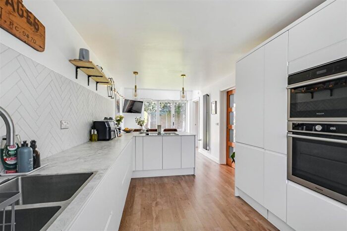 5 Bedroom Detached House For Sale In Chilwell Lane, Bramcote, Nottingham, NG9