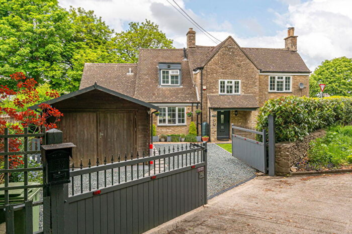 2 Bedroom Detached House For Sale In Pike Cottages, Tetbury, GL8