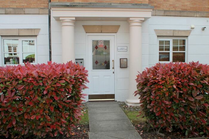 2 Bedroom Flat To Rent In Symphony Close, Edgware, HA8