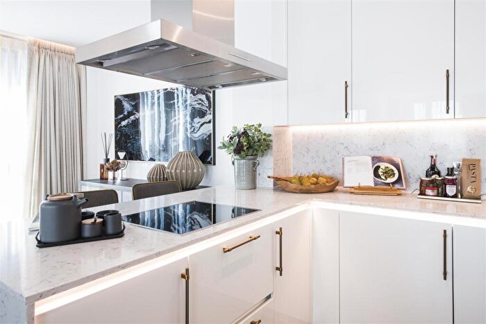 3 Bedroom Flat To Rent In The Residence, Charles Clowes Walk, Nine Elms, London, SW11