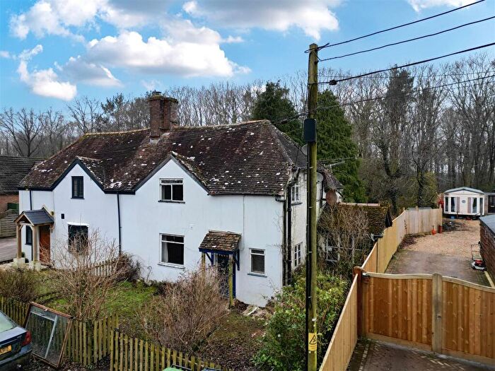 4 Bedroom Semi-Detached House For Sale In Clayford, Wimborne, Dorset, BH21