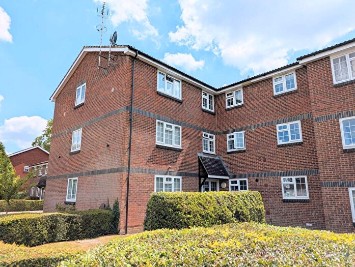 1 Bedroom Flat To Rent In Abbotsbury Court, Horsham, RH13