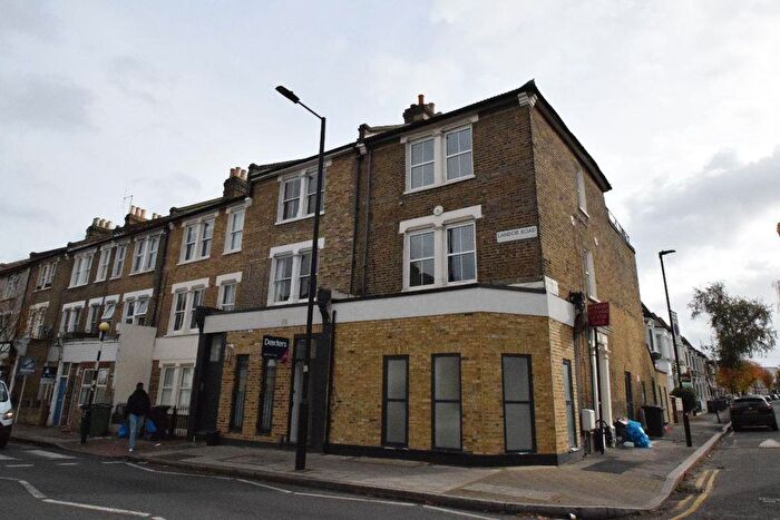 1 Bedroom Flat To Rent In Landor Road, Clapham North, SW9