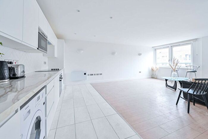 2 Bedroom Flat To Rent In Great Dover Street, Borough, London, SE1