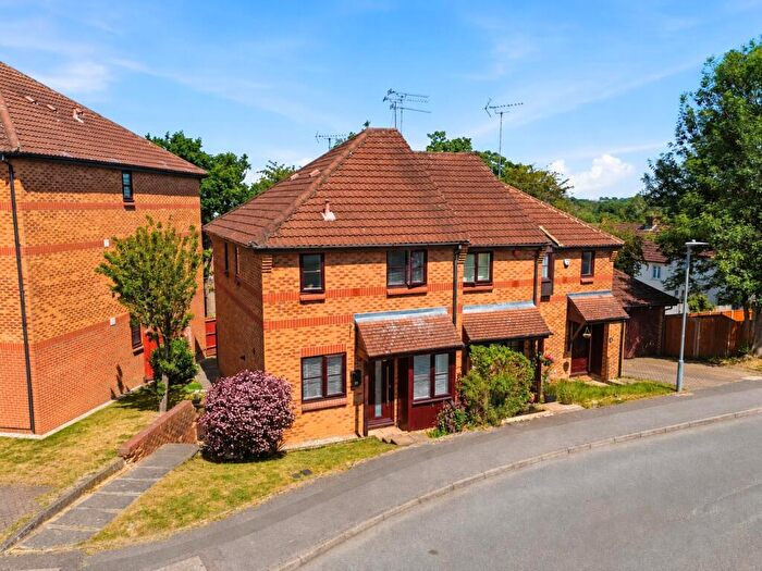 1 Bedroom Terraced House For Sale In Mercers Row, St. Albans, Hertfordshire, AL1