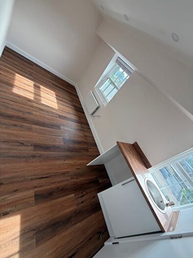 Studio To Rent In Liverpool Road, London, N1