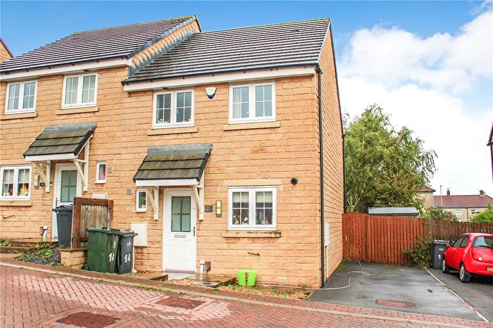3 Bedroom Semi Detached House For Sale In Staincliffe Drive, Keighley, West Yorkshire, BD22