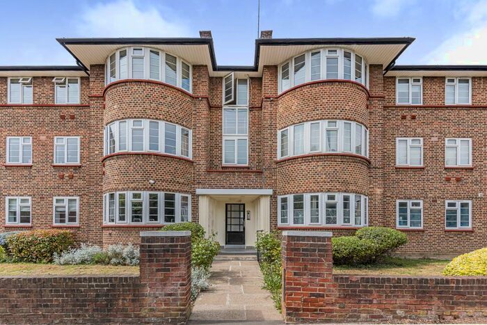 2 Bedroom Apartment To Rent In Beaufort Park, Finchley, NW11