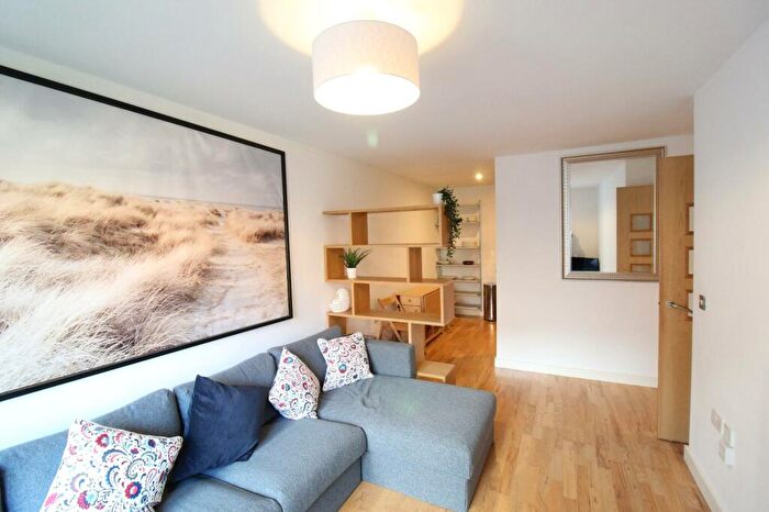 2 Bedroom Flat To Rent In Waterloo Apartments, Waterloo Street, Leeds, West Yorkshire, LS10