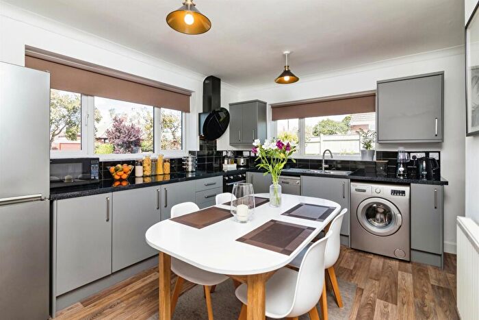 2 Bedroom Detached Bungalow For Sale In Oulton Road, Lowestoft, NR32