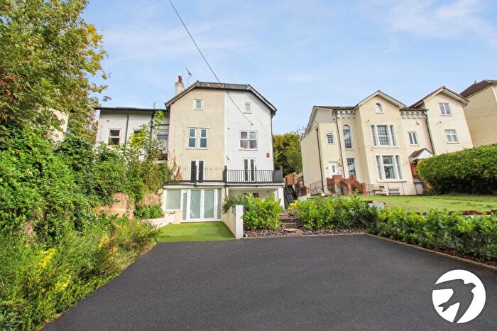 4 Bedroom Town House To Rent In Cobham Terrace, Bean Road, Greenhithe, DA9