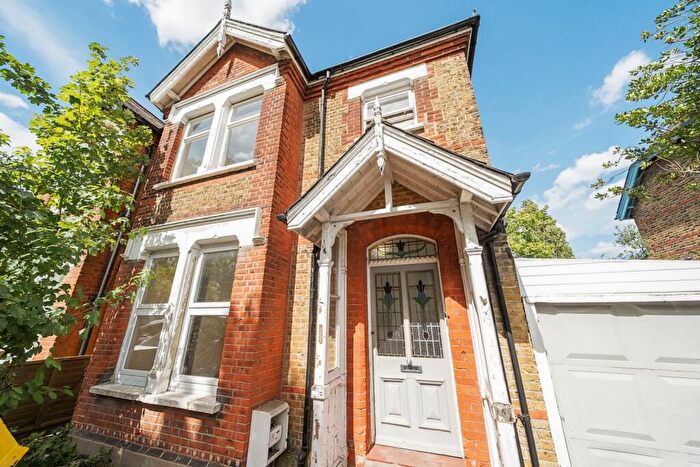 2 Bedroom Flat To Rent In Kings Hall Road Beckenham, BR3