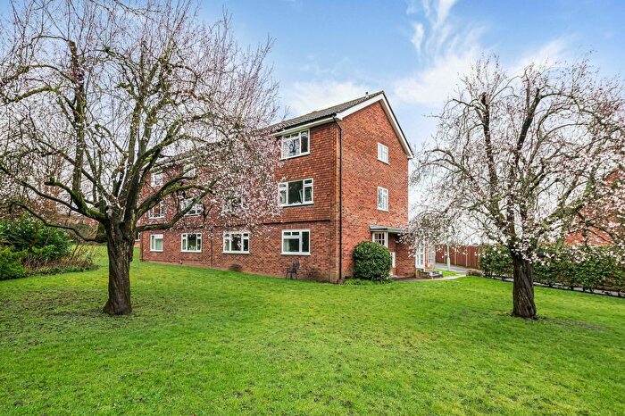 2 Bedroom Maisonette For Sale In Griffin Way, Great Bookham, Bookham, Leatherhead, KT23
