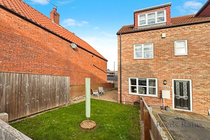 3 Bedroom End Terrace House For Sale In Millgate Court, Selby, North Yorkshire, YO8