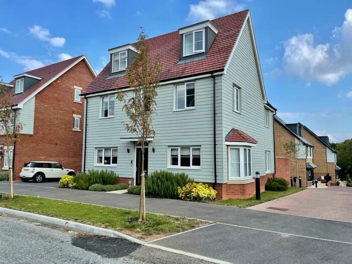 5 Bedroom Detached House To Rent In Salorn Way, Whitehouse Park, MK8