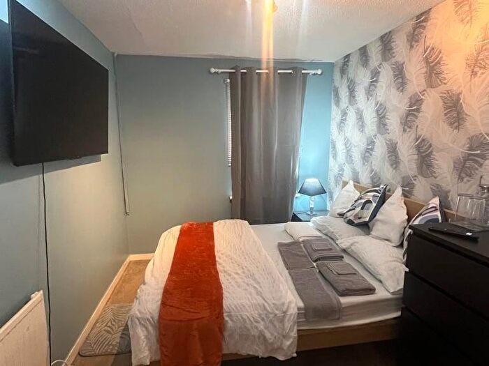 3 Bedroom Semi Detached House To Rent In Elder Street, Southside, Glasgow, G51