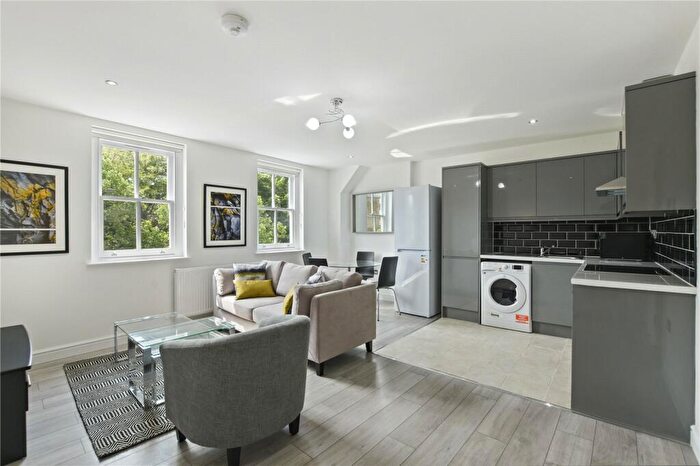 2 Bedroom Flat To Rent In Wigmore House, A Mile End Road, London, E1