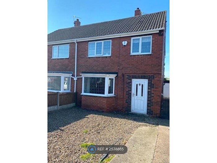 3 Bedroom Semi-Detached House To Rent In Birch Grove, Castleford, WF10
