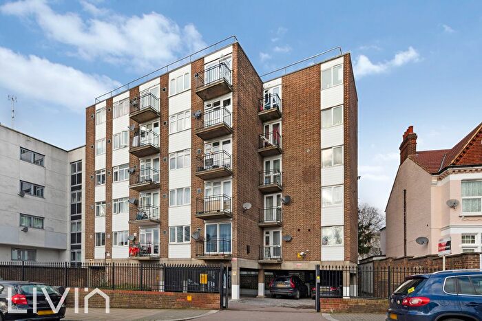 2 Bedroom Flat For Sale In Coulthurst Court, Heybridge Avenue, London, SW16