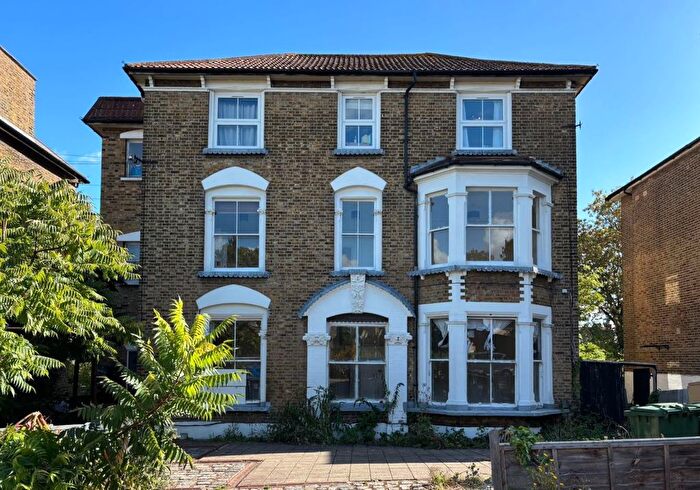 3 Bedroom Flat To Rent In Sunderland Road, Lewisham, London, SE23