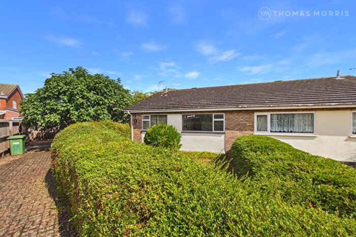2 Bedroom Bungalow For Sale In Burns Way, St. Ives, Cambridgeshire, PE27