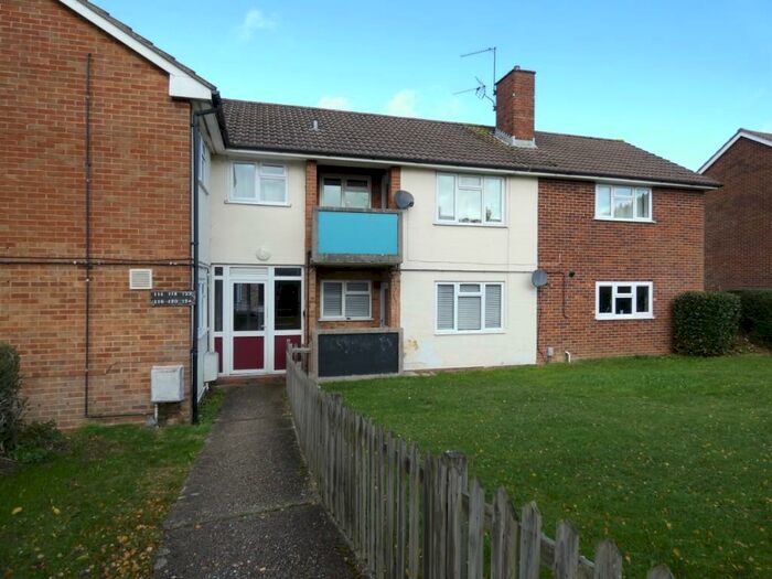 2 Bedroom Flat To Rent In South Ham, Basingstoke, Hampshire, RG22