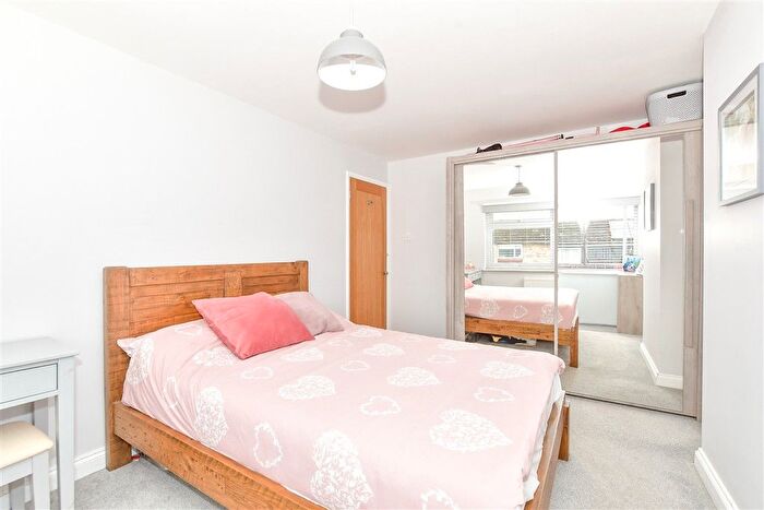 4 Bedroom Semi-Detached House For Sale In Oaklea Close, Widley, Waterlooville, Hampshire, PO7