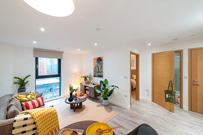 1 Bedroom Apartment To Rent In The Radiant, Kirkstall Road, Leeds, LS3