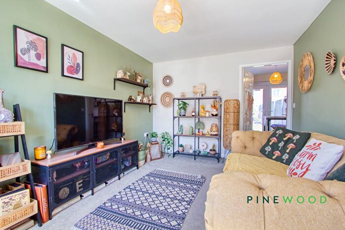 2 Bedroom Semi-detached House For Sale In Model Lane, Creswell, S80