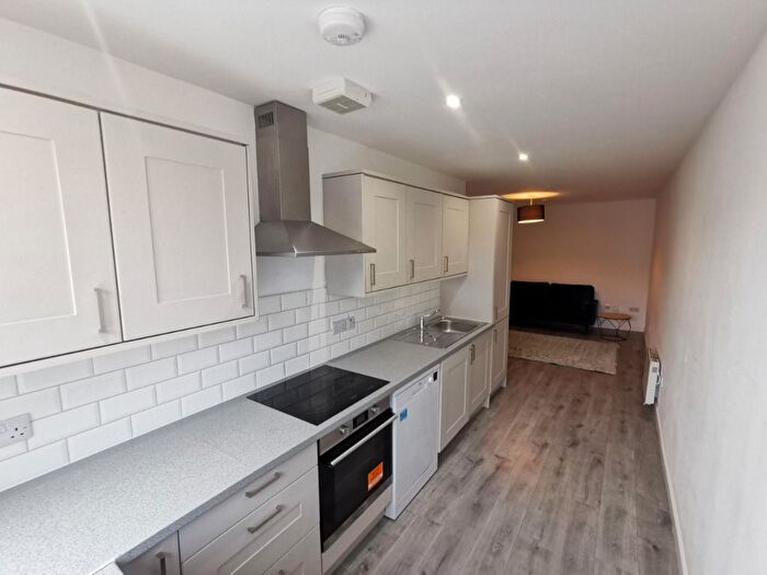 2 Bedroom Flat To Rent In Castle Street, City Centre, Dundee, DD1