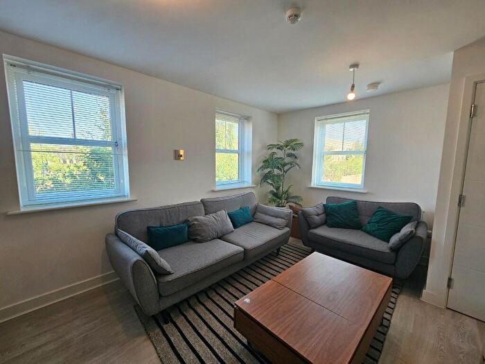 2 Bedroom Town House To Rent In Bolton Court, Leeds, West Yorkshire, LS14