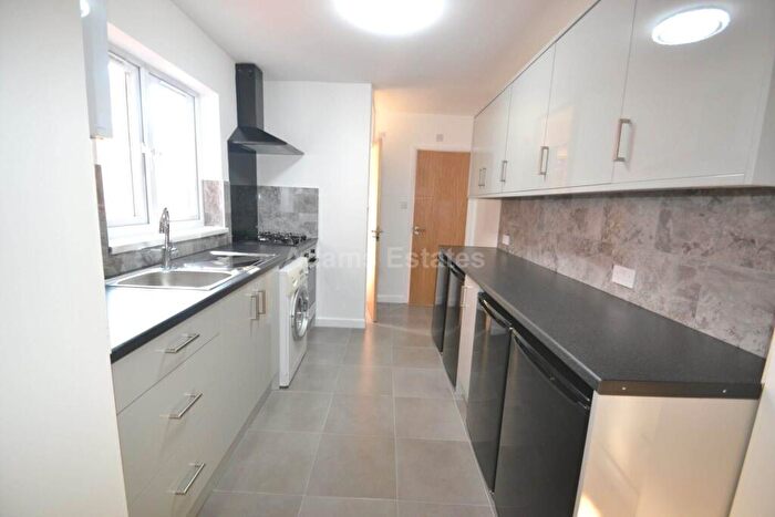 5 Bedroom Terraced House To Rent In Orts Road, Reading, RG1