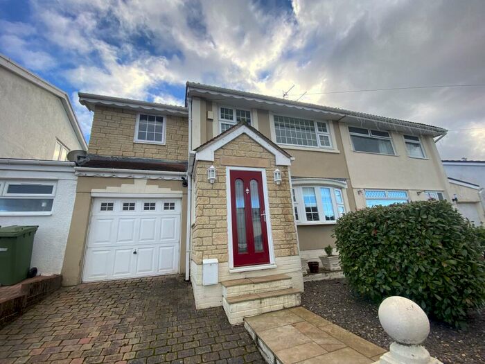 4 Bedroom House To Rent In Hawthorn Road, Nelson, Treharris, CF46