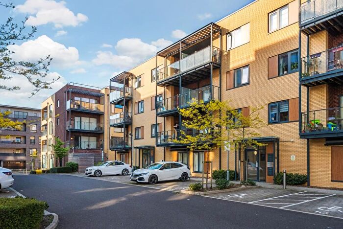 1 Bedroom Flat For Sale In Woodcroft Apartments, Colindale, NW9