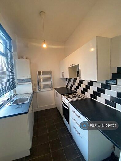 2 Bedroom Terraced House To Rent In Ashton Road, Oldham, OL8