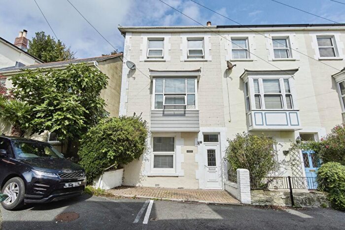 3 Bedroom End Of Terrace House To Rent In Marlborough Road, Ventnor, PO38