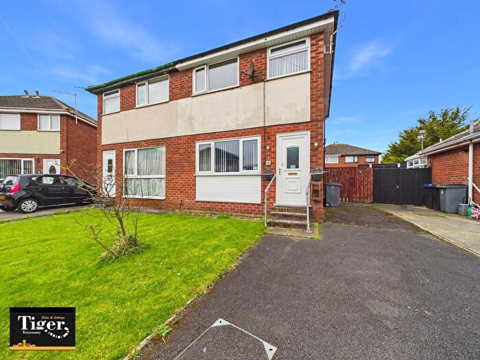 3 Bedroom Semi Detached House For Sale In Spen Place, Blackpool, FY4